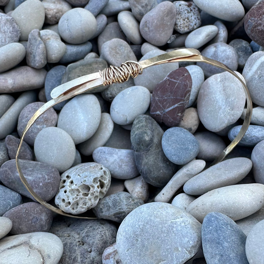 Thalassa hammered bangle