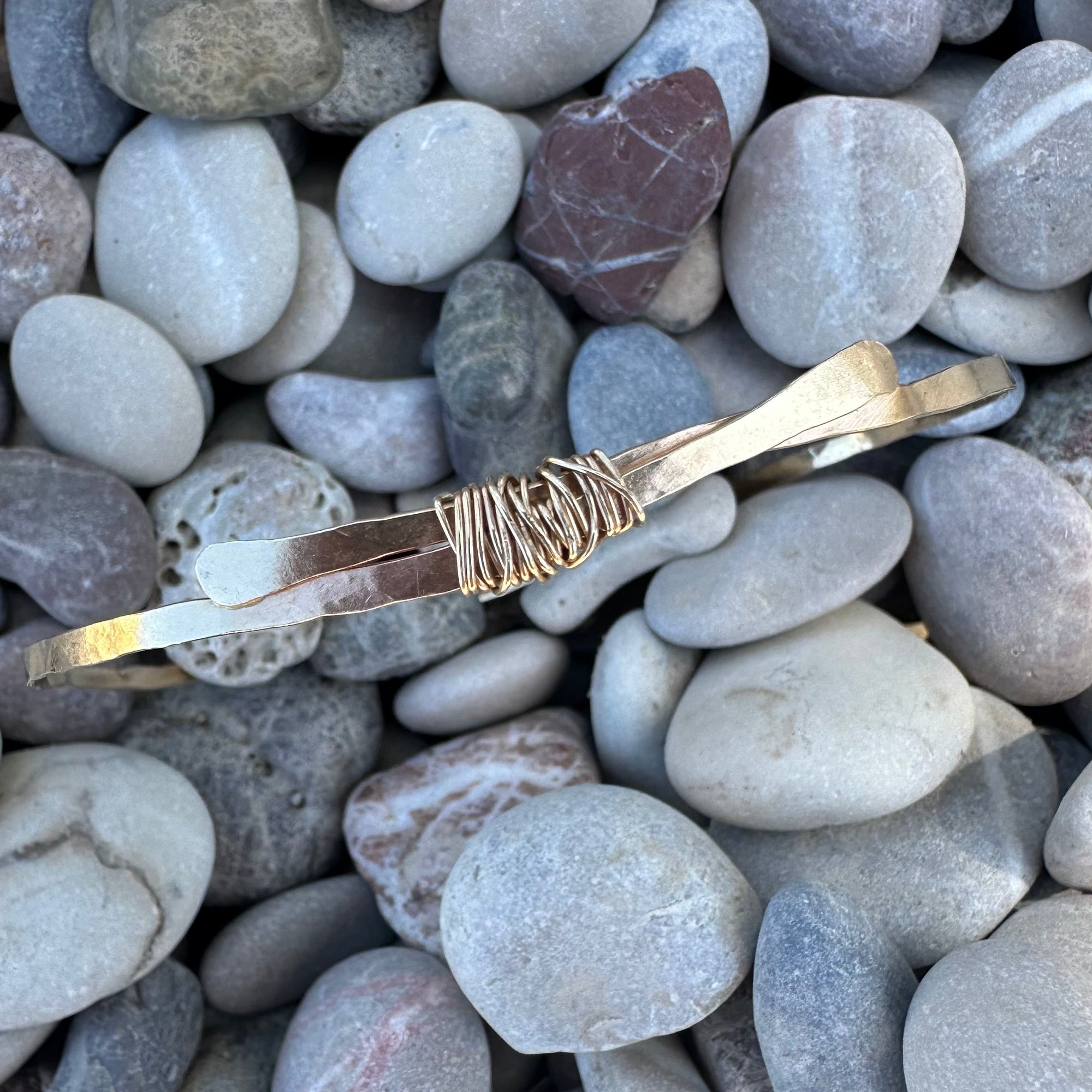 Thalassa hammered bangle