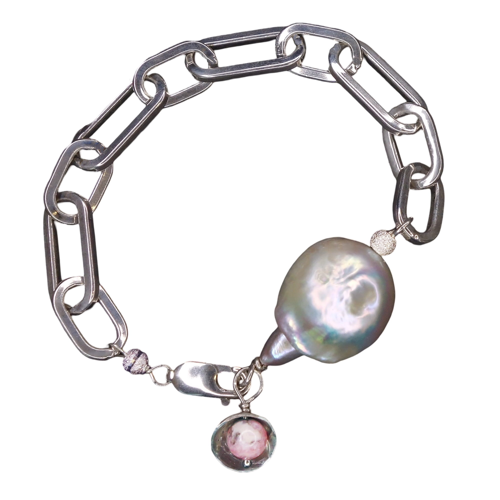 Arm candy YES: Mabé pearl, silver, rhodocrosite bracelet