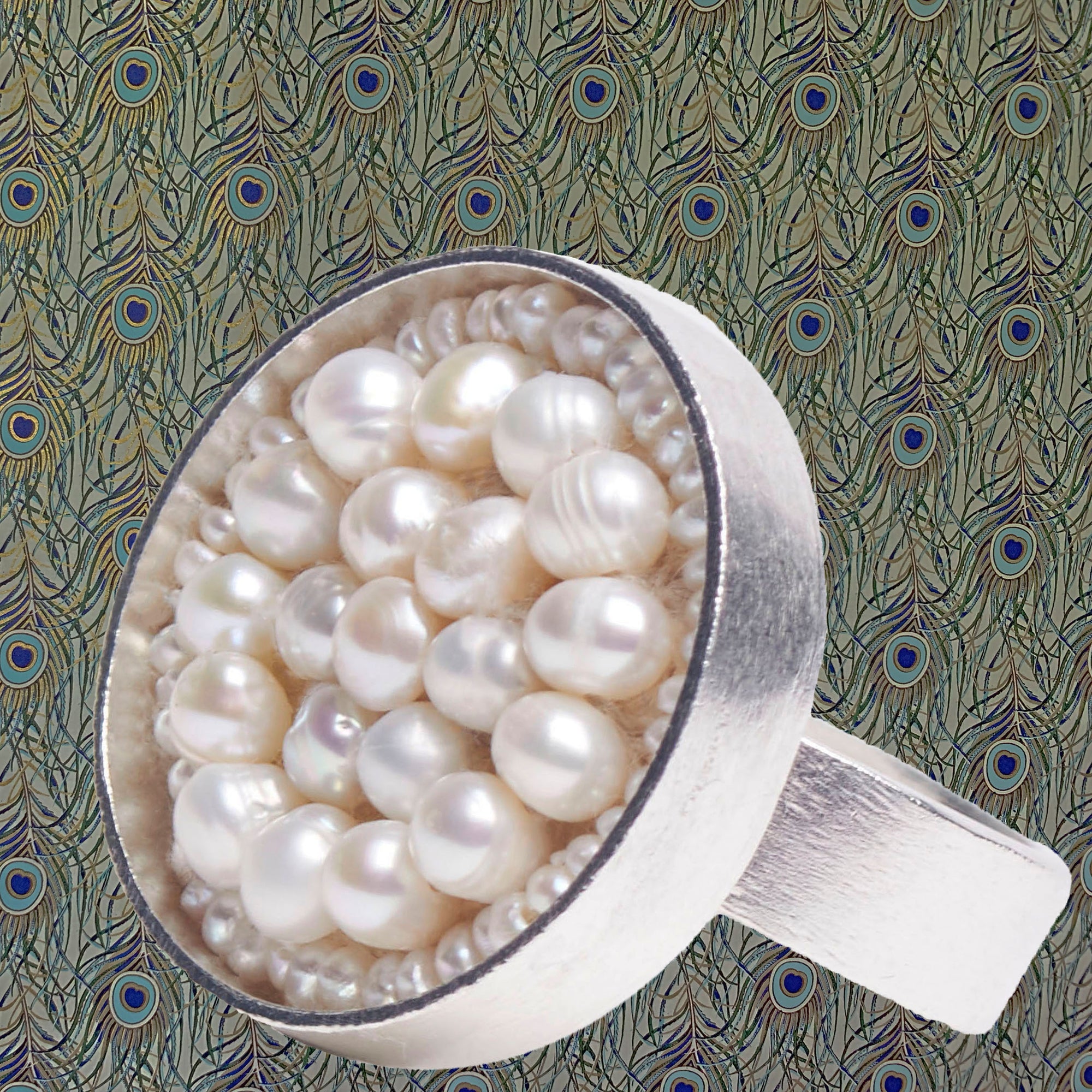 White Pearl Iconic Mosaic Ring (Wanderlust Paris)