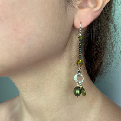 Pearl and Peridot earring