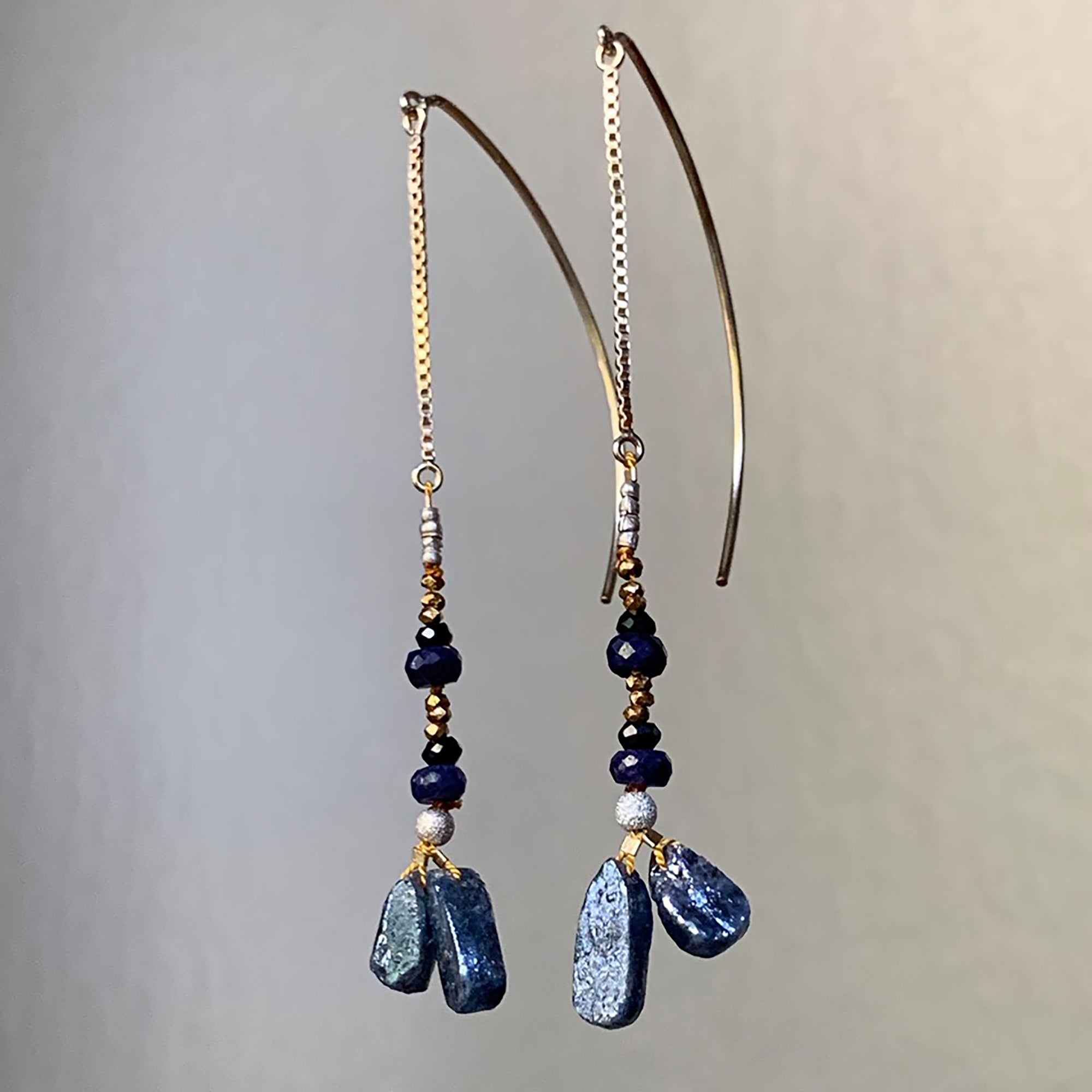 Hellas kyanite and sapphire ear
