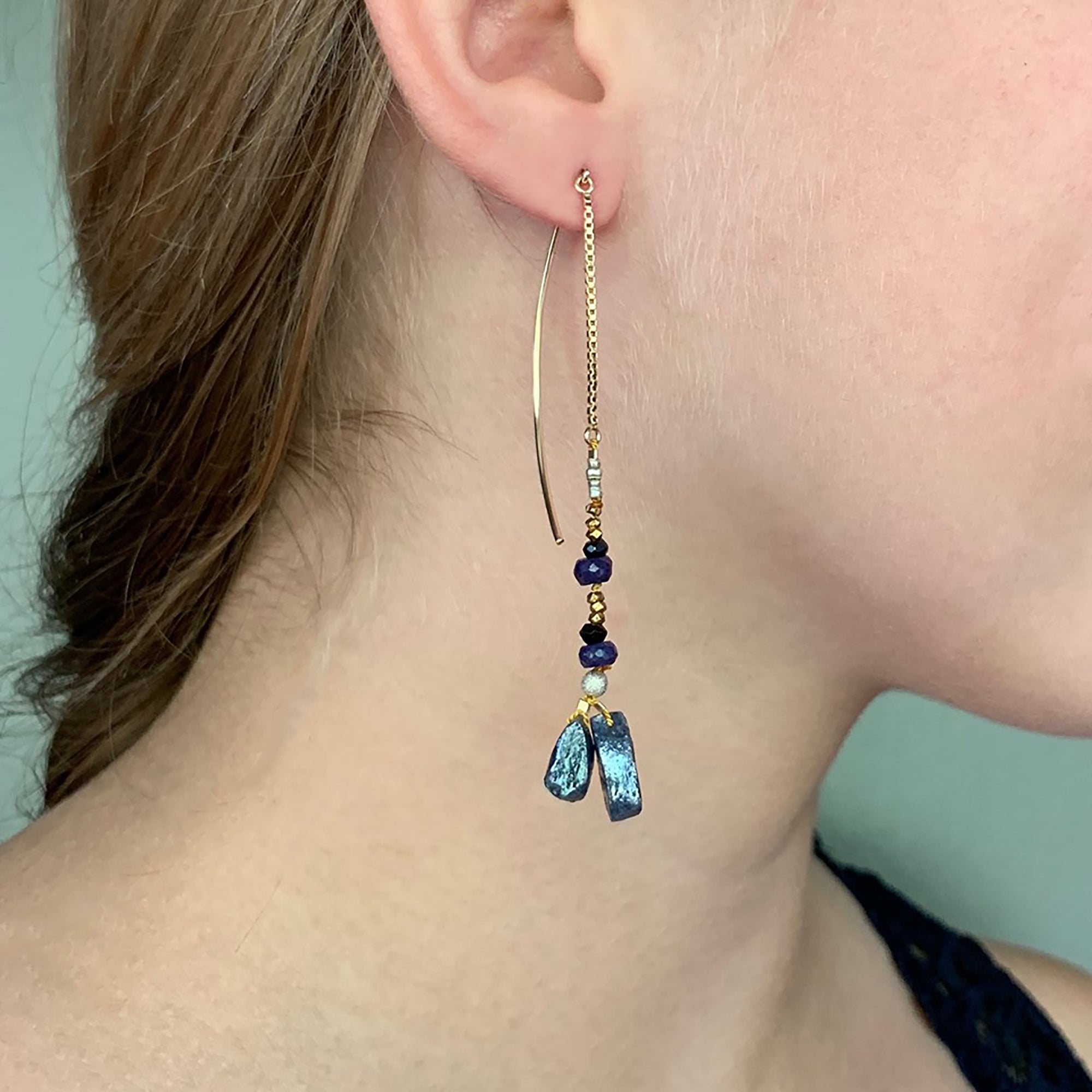 Hellas kyanite and sapphire ear