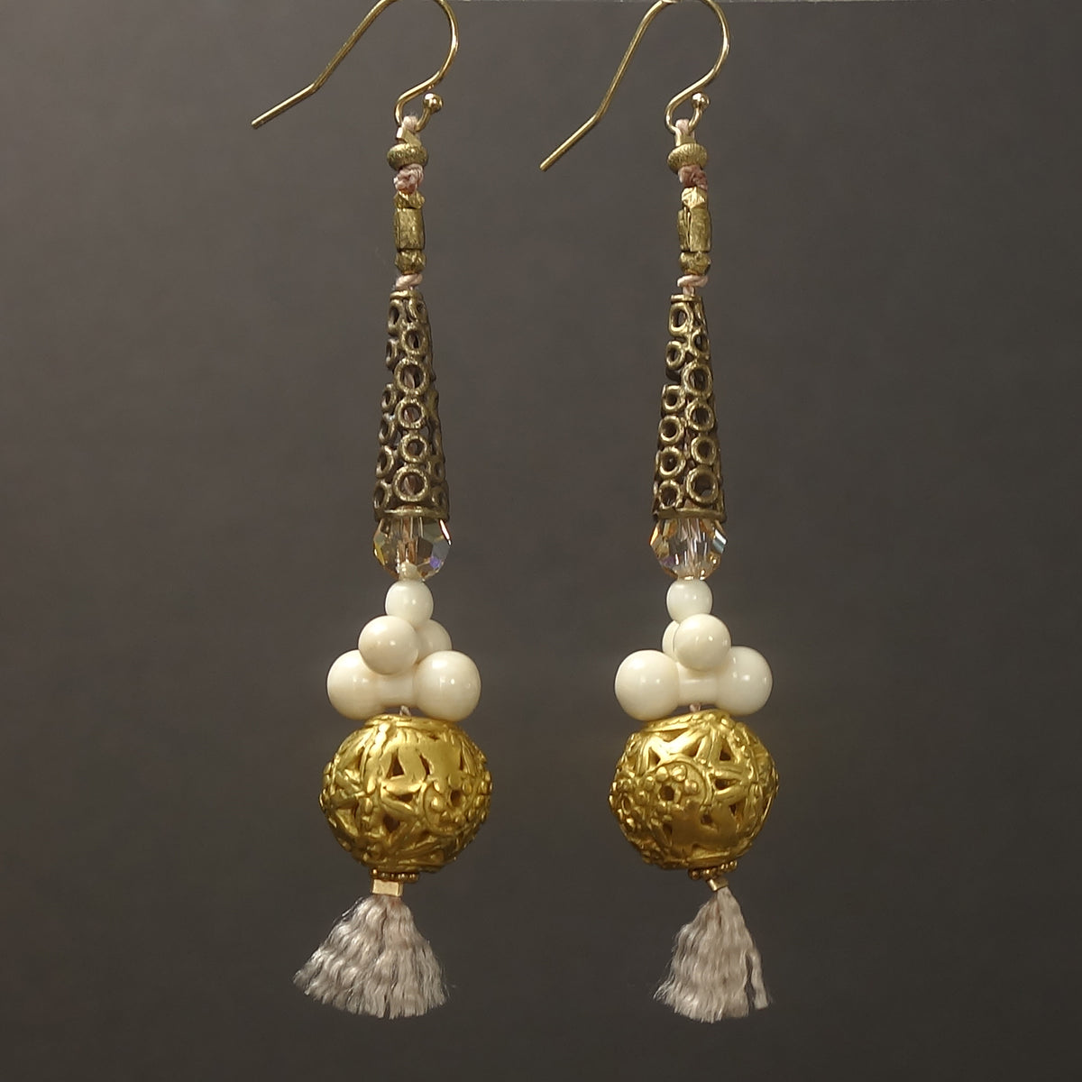 Buy quality 22 carat gold fancy ladies earrings latkan RH-LE303 in Ahmedabad