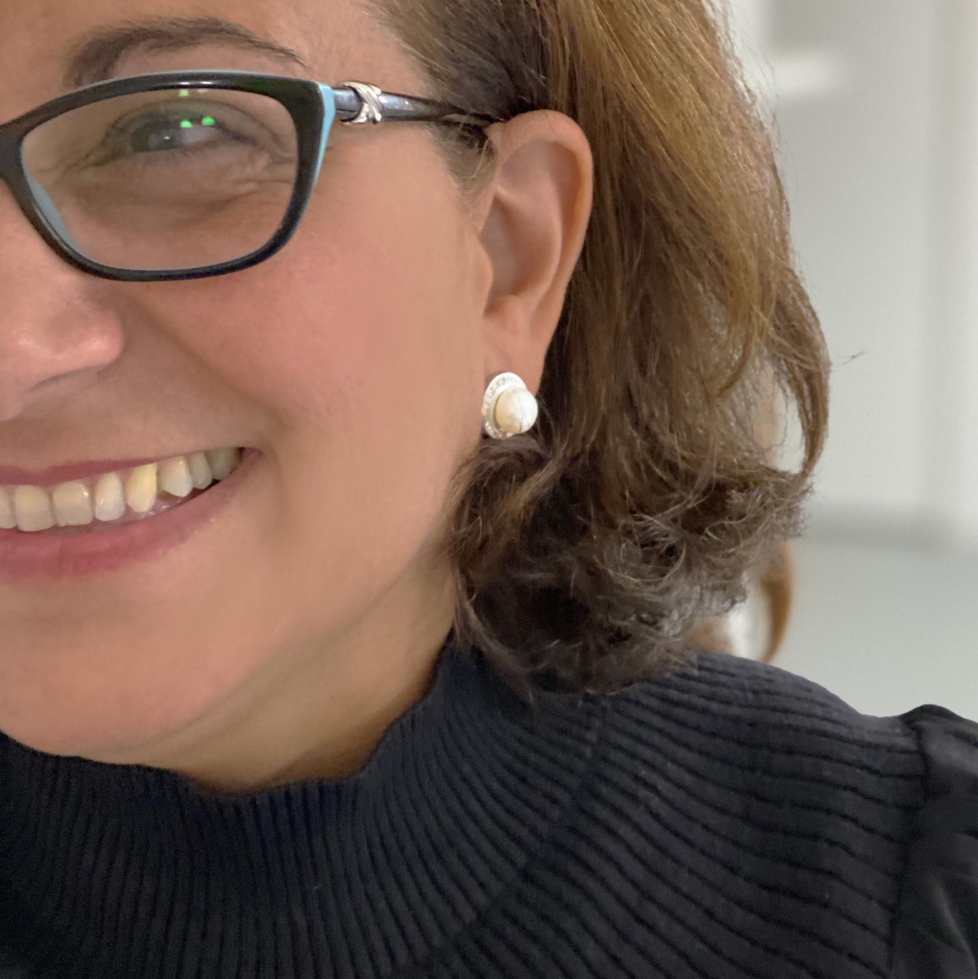 The Gal with the Pearl (and Diamond) Earring