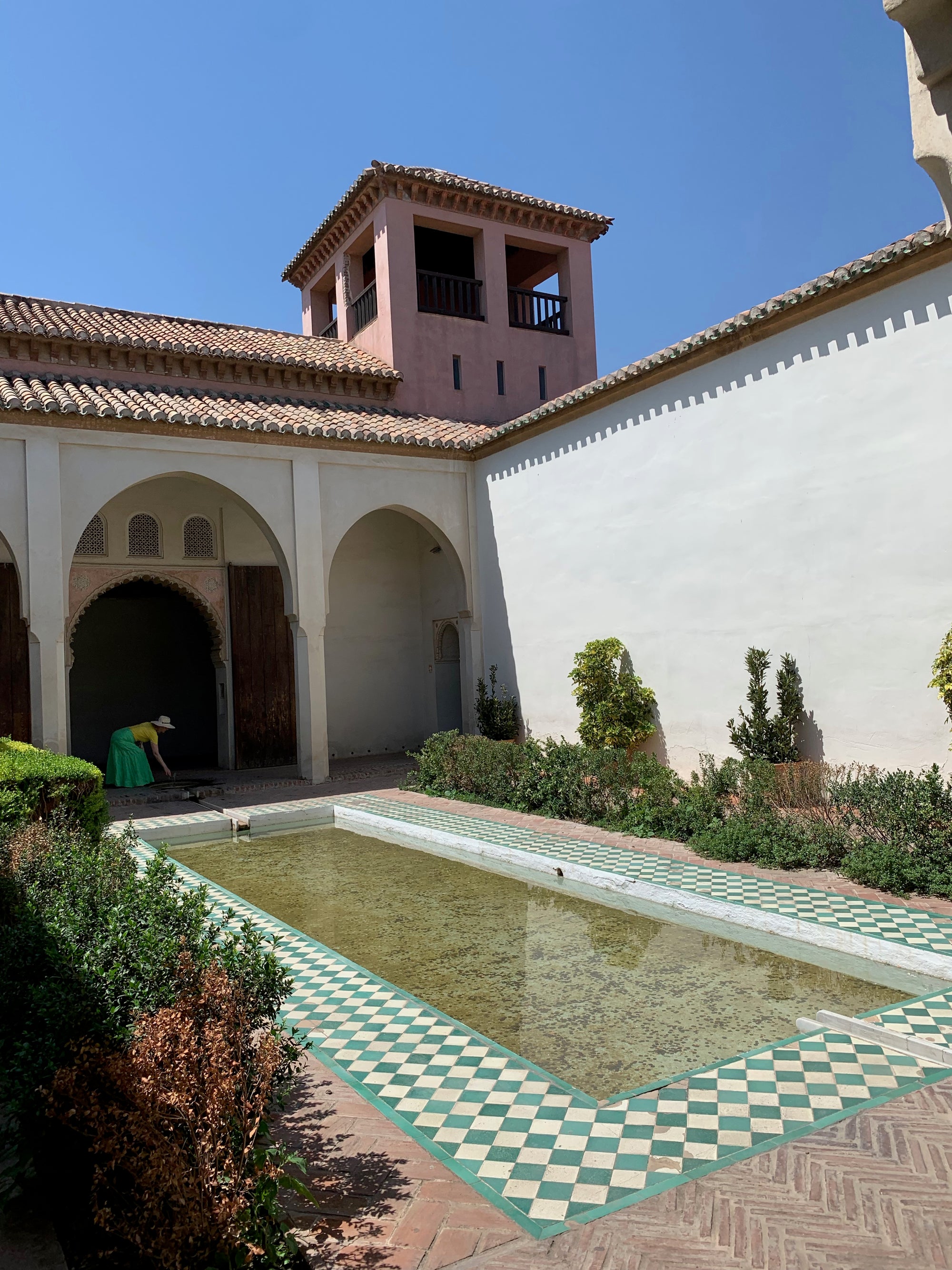 Alzaba Emeralds and Swirls