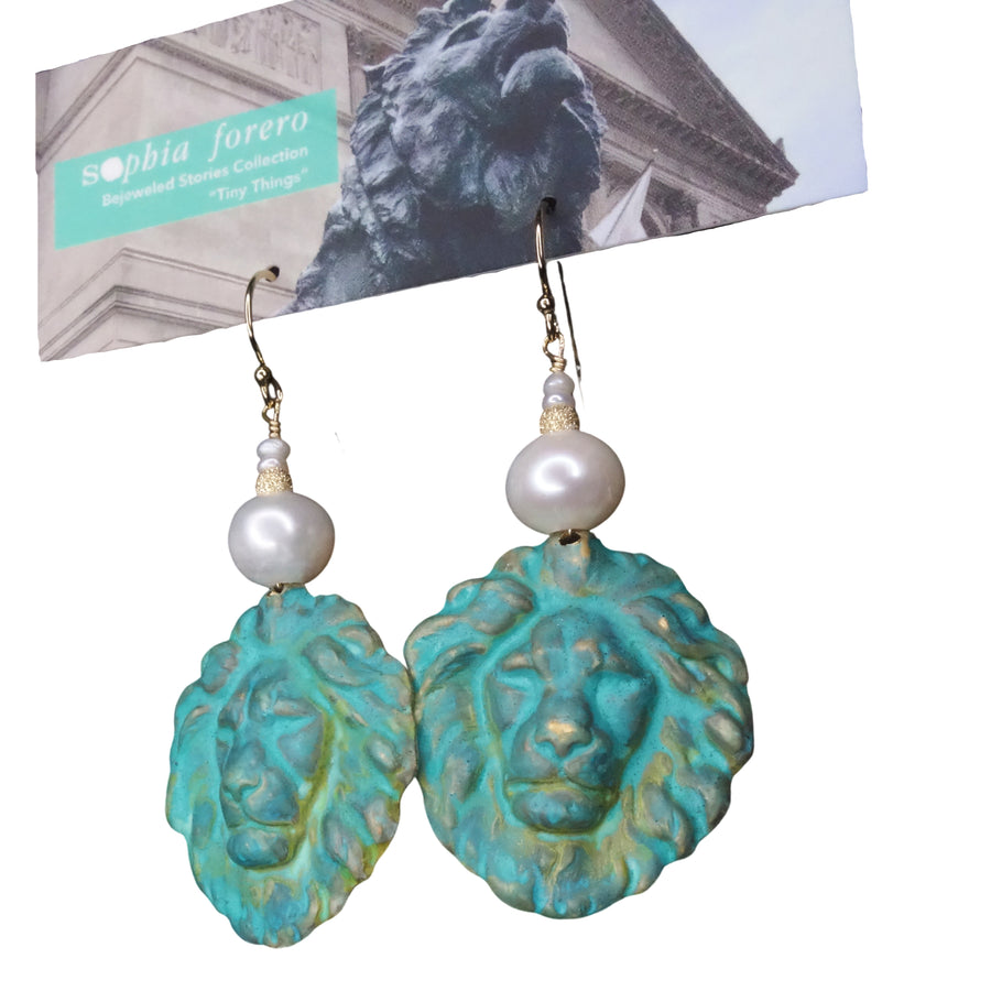 Ode to the Art Institute pearl earrings