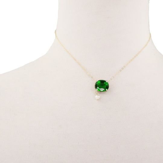 She Dazzled Them at the Moulin Rouge: tsavorite and pearl necklace
