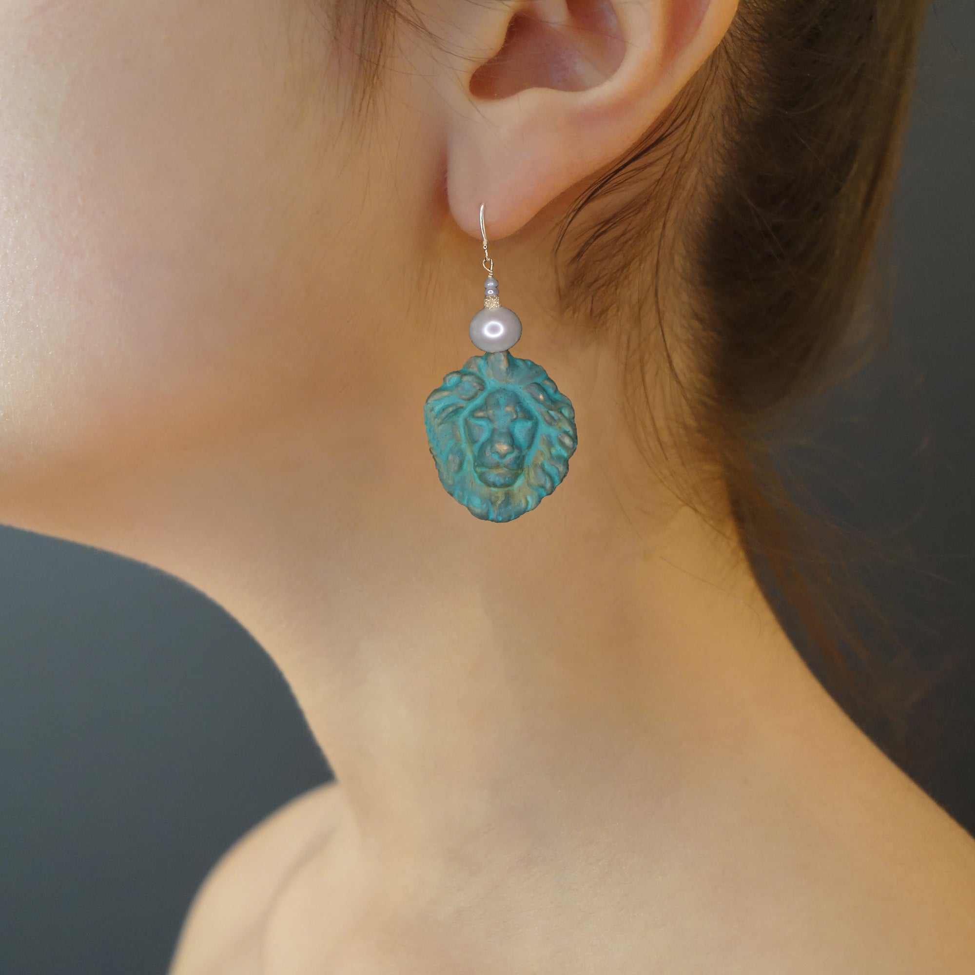 Ode to the Art Institute pearl earrings